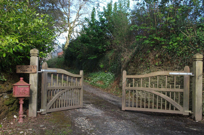 Gateway to Woodhill Manor